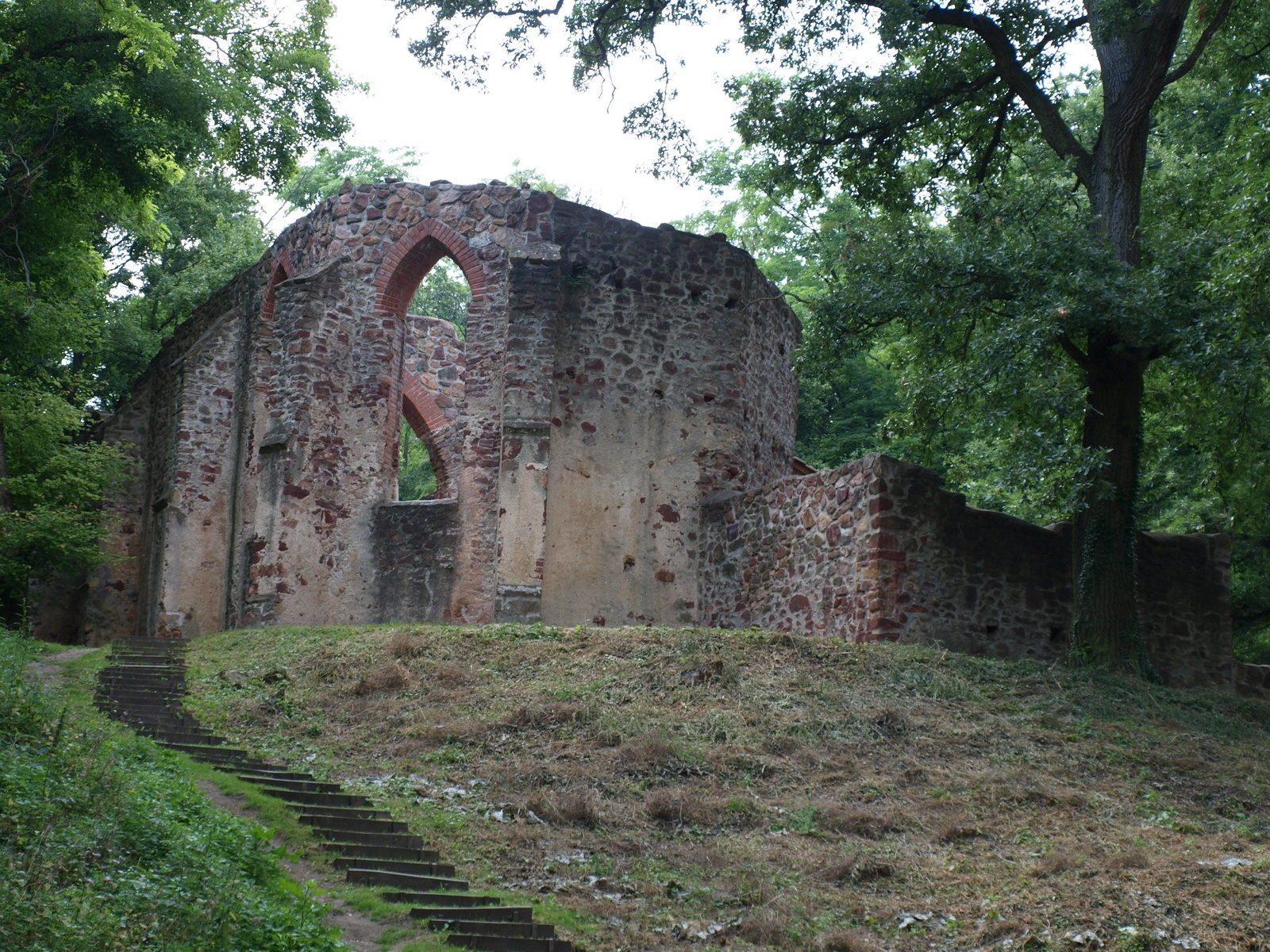 Salföld, Pálos kolostor romja (02)