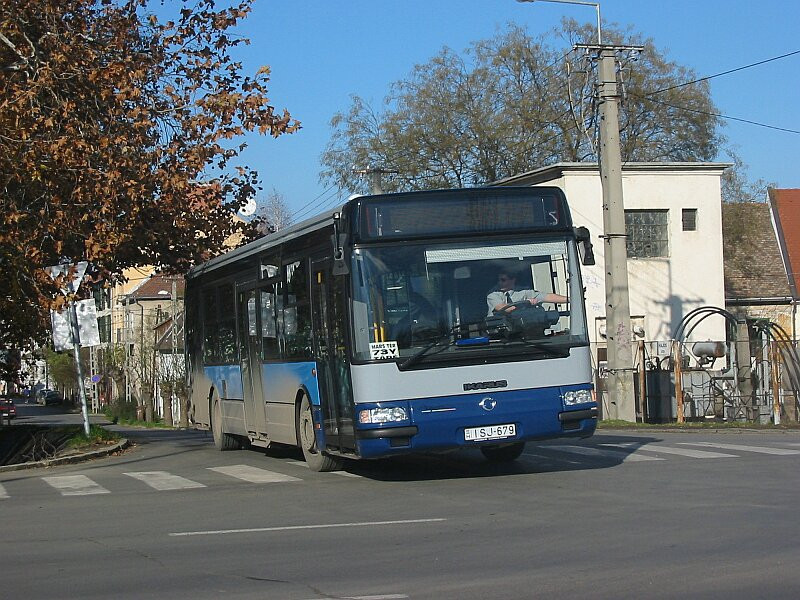 ikarus agora6