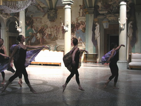 Ballet Dancers 05LR