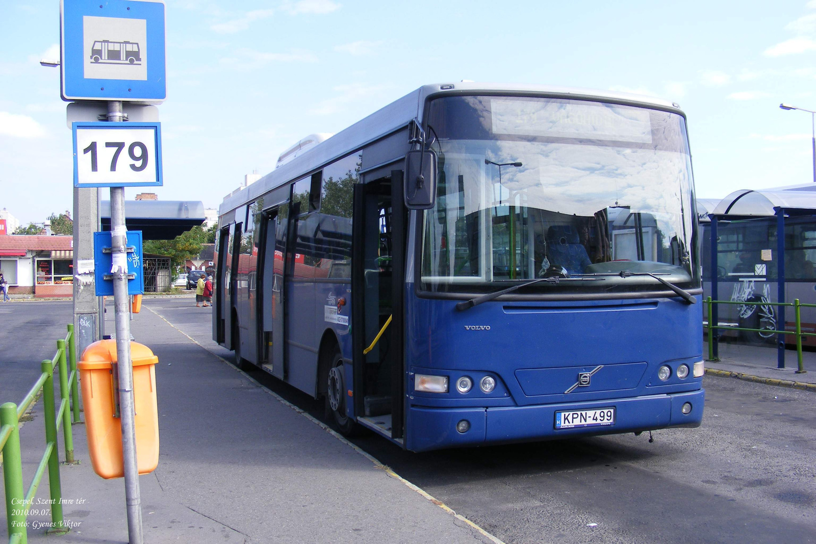 Busz KPN-499