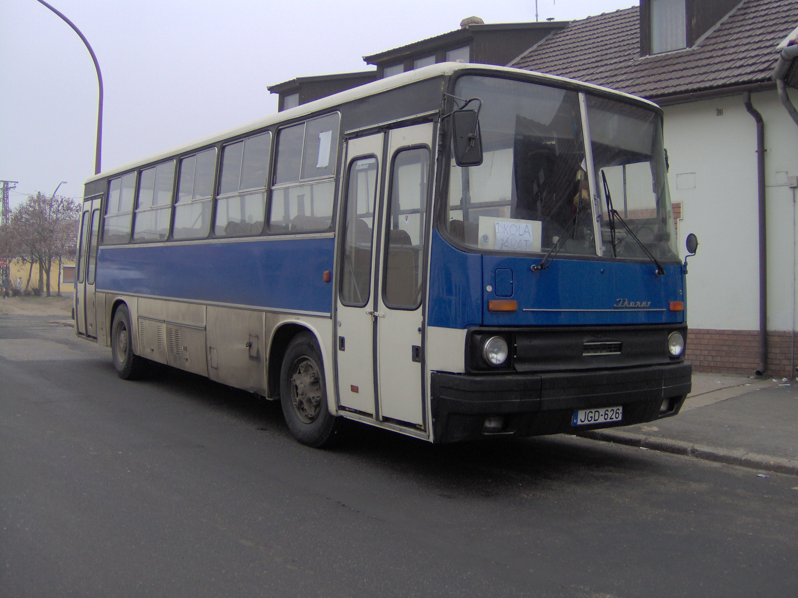 Ikarus 260-JGD-626-Esztergom