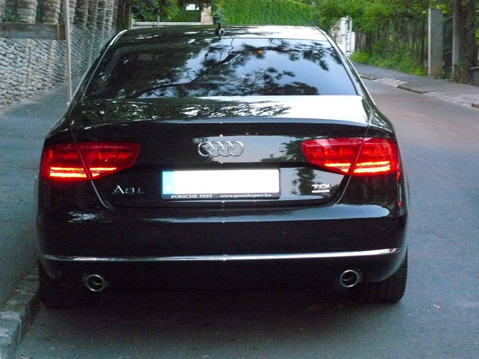 Audi A8 L