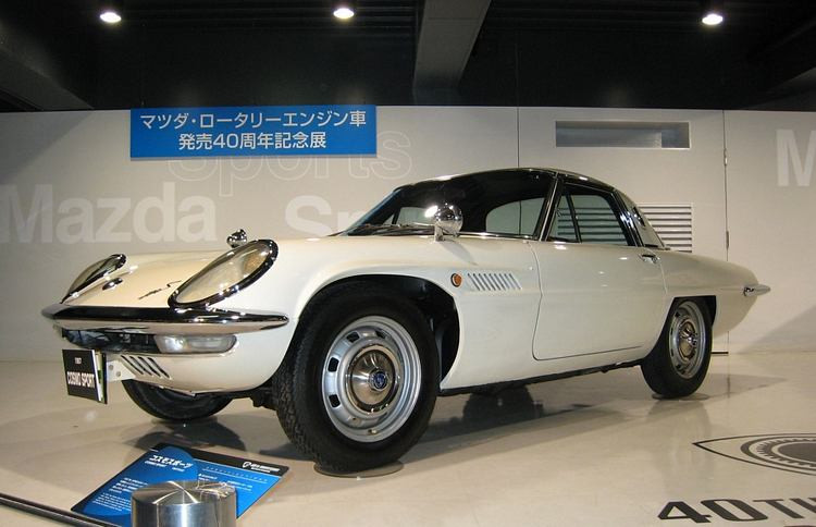 L-Mazda-Cosmo-3