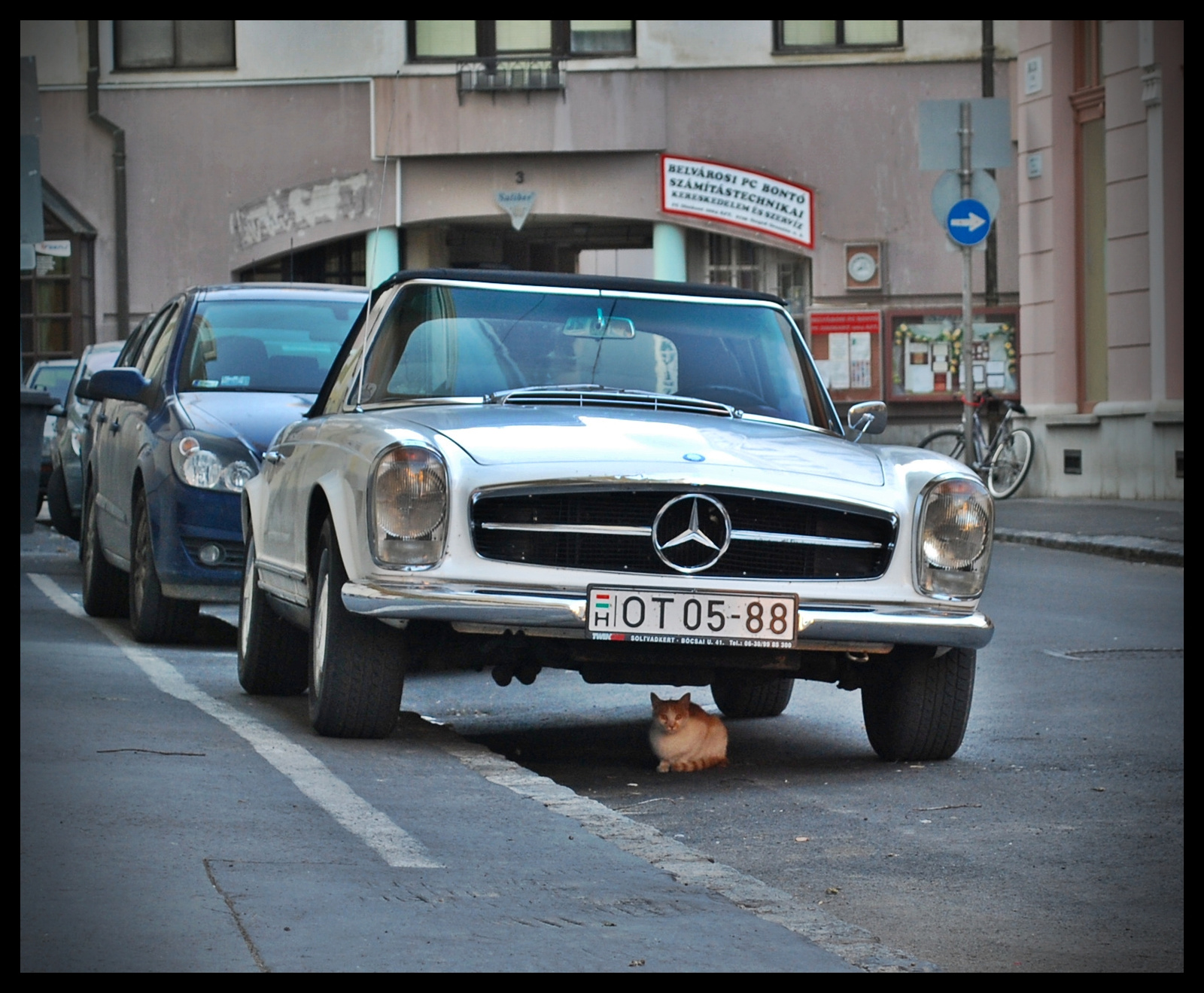 Mercedes-Benz 230SL