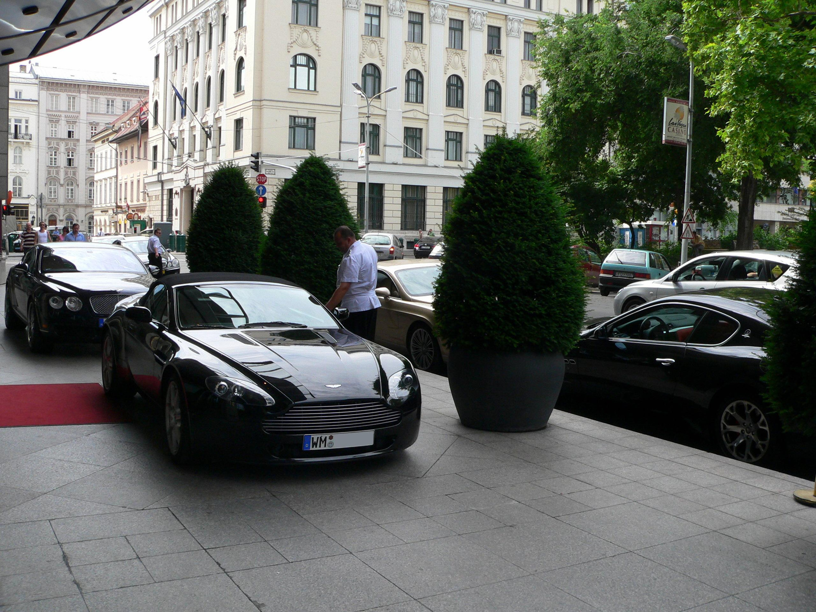 Aston Martin Vantage,Bentley Continental GT & GT Speed, Maserati