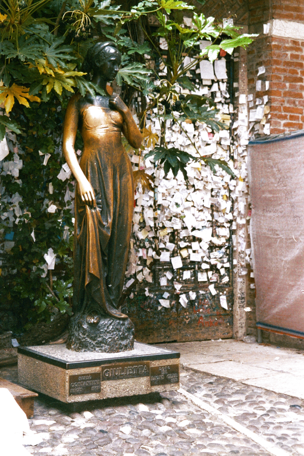 Júlia szobra Veronában