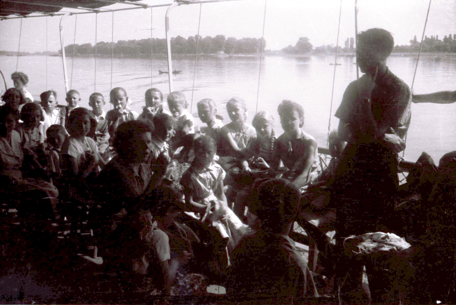 Hajókirándulás  a Dunán -50-es évek