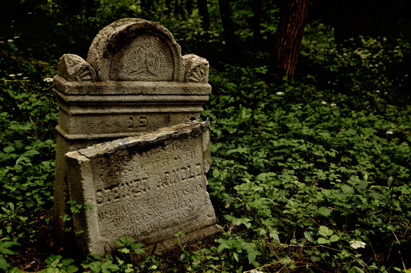 elhagyatott temető
